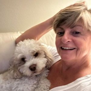 Meet your Posher, Debbie